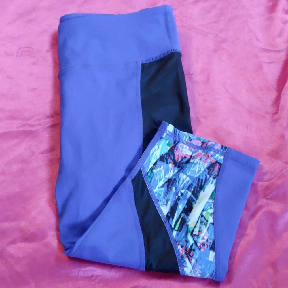Fabletics Capri Workout Pants Size Small - image 1